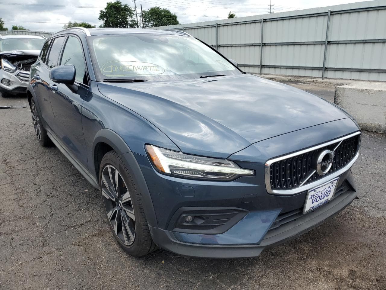 2022 Volvo V60 Cross Country T5