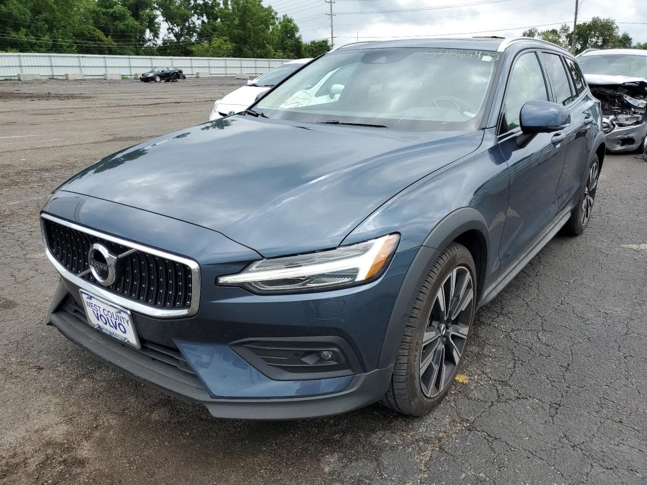 2022 Volvo V60 Cross Country T5