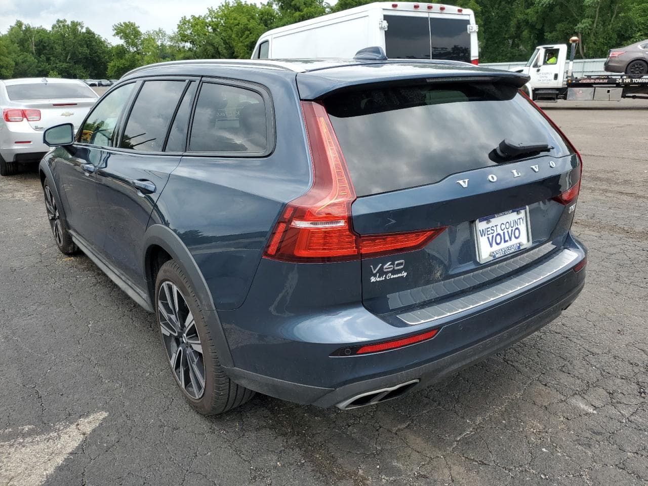 2022 Volvo V60 Cross Country T5
