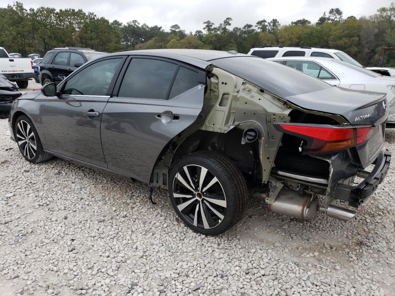 2022 Nissan Altima Sr