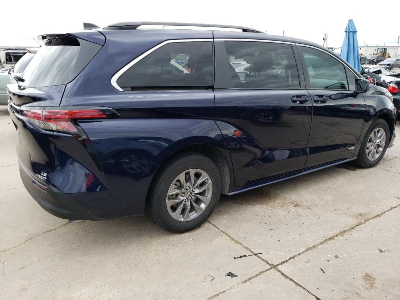 2021 Toyota Sienna Le