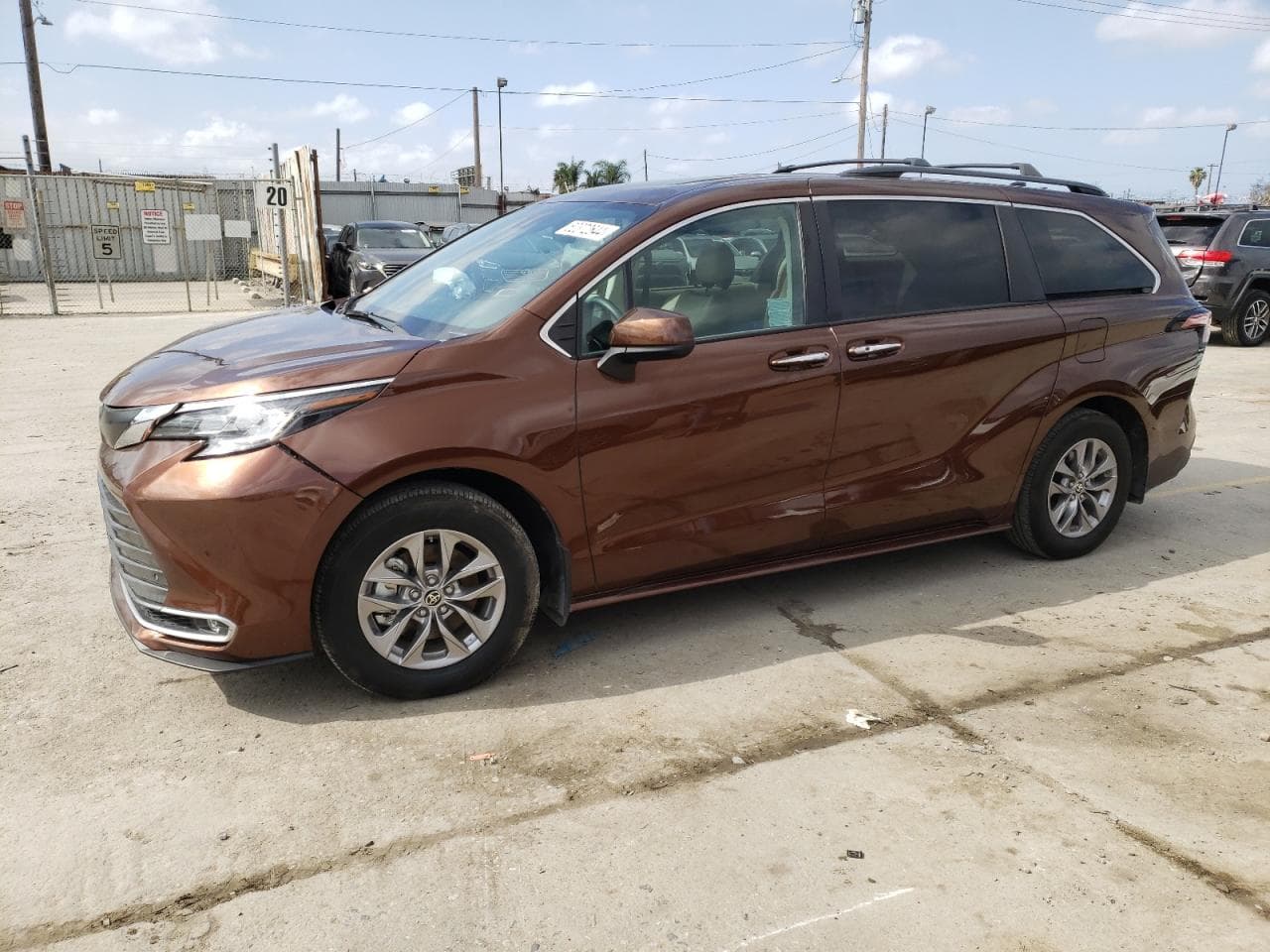 2022 Toyota Sienna Xle