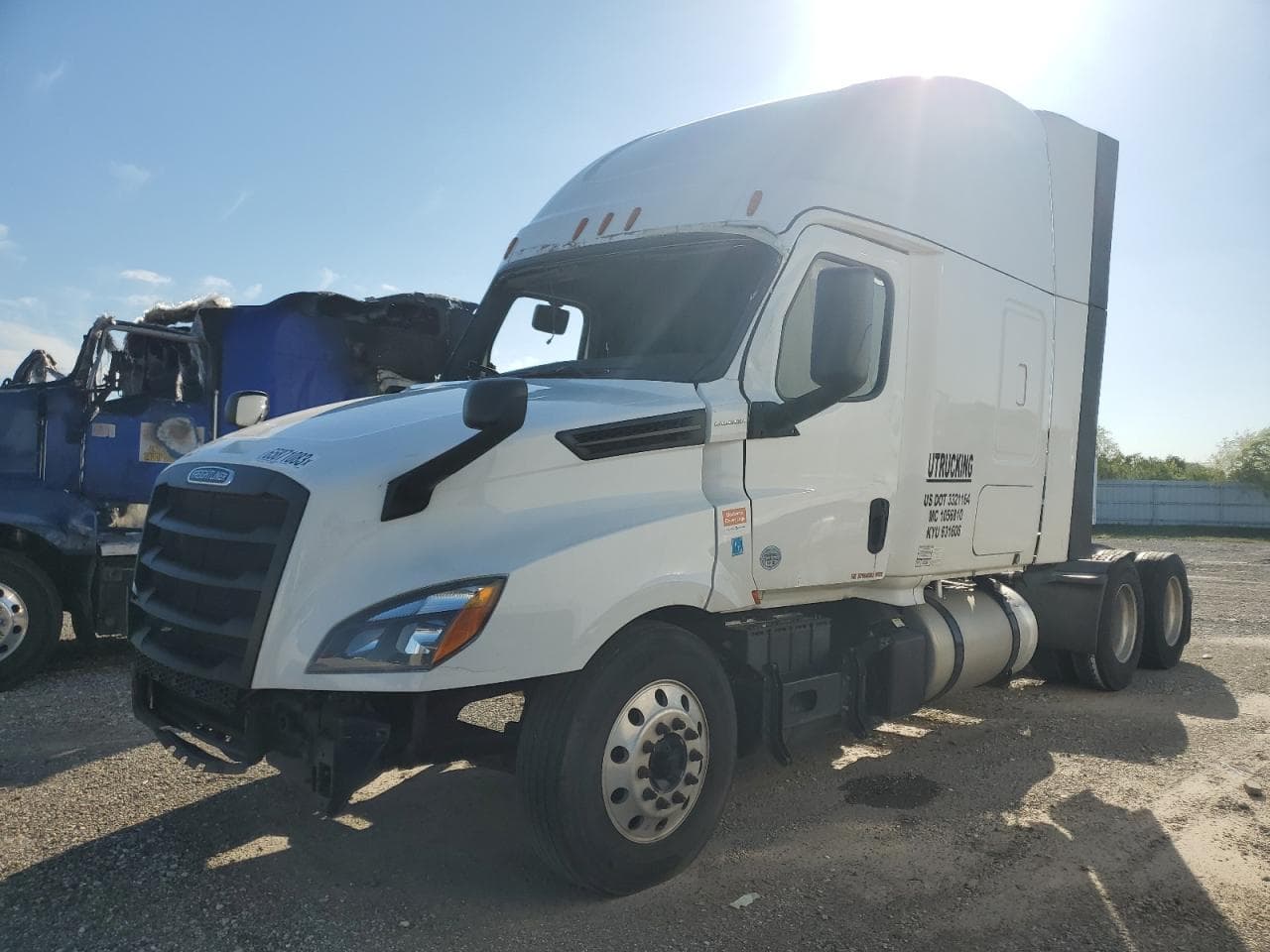 2020 Freightliner Cascadia 126